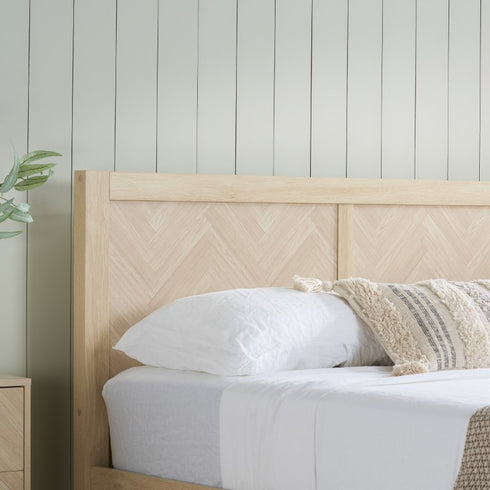 Herringford Ottoman Bed Oak